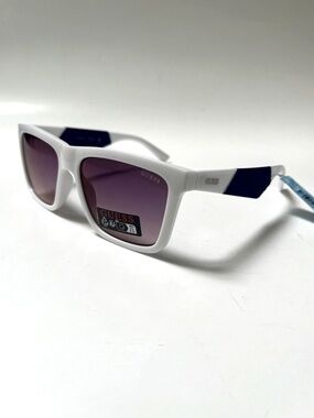 New GUESS Classic Sunglasses GO00067 Acetate White Iridescent Lens Blue Rubber